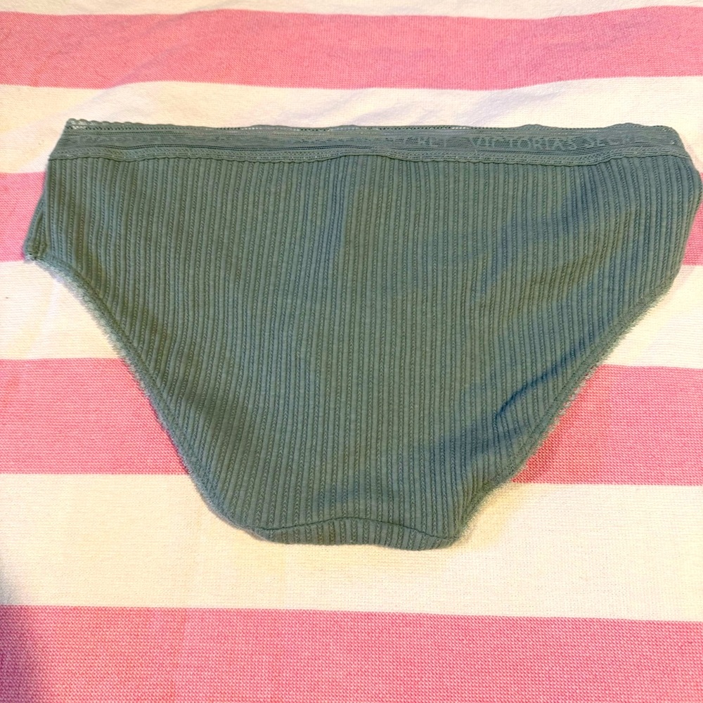 Victoria’s Secret T-Shirt Bra & Matching Panties - Picture 13 of 16